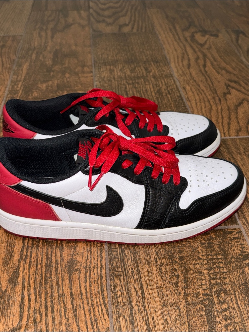 Air Jordan 1 Retro Low OG Black Toe Mens Size. 9